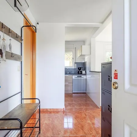 Annick Villa Vidreres